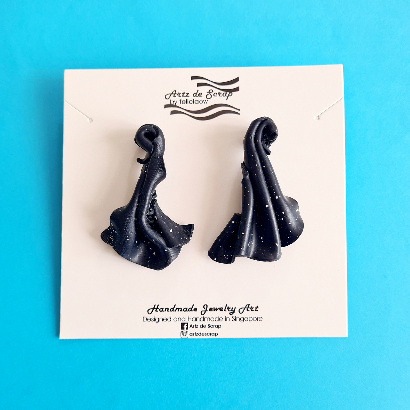 Abstract Drapes - Black Splattered Statement Studs Earrings - 1