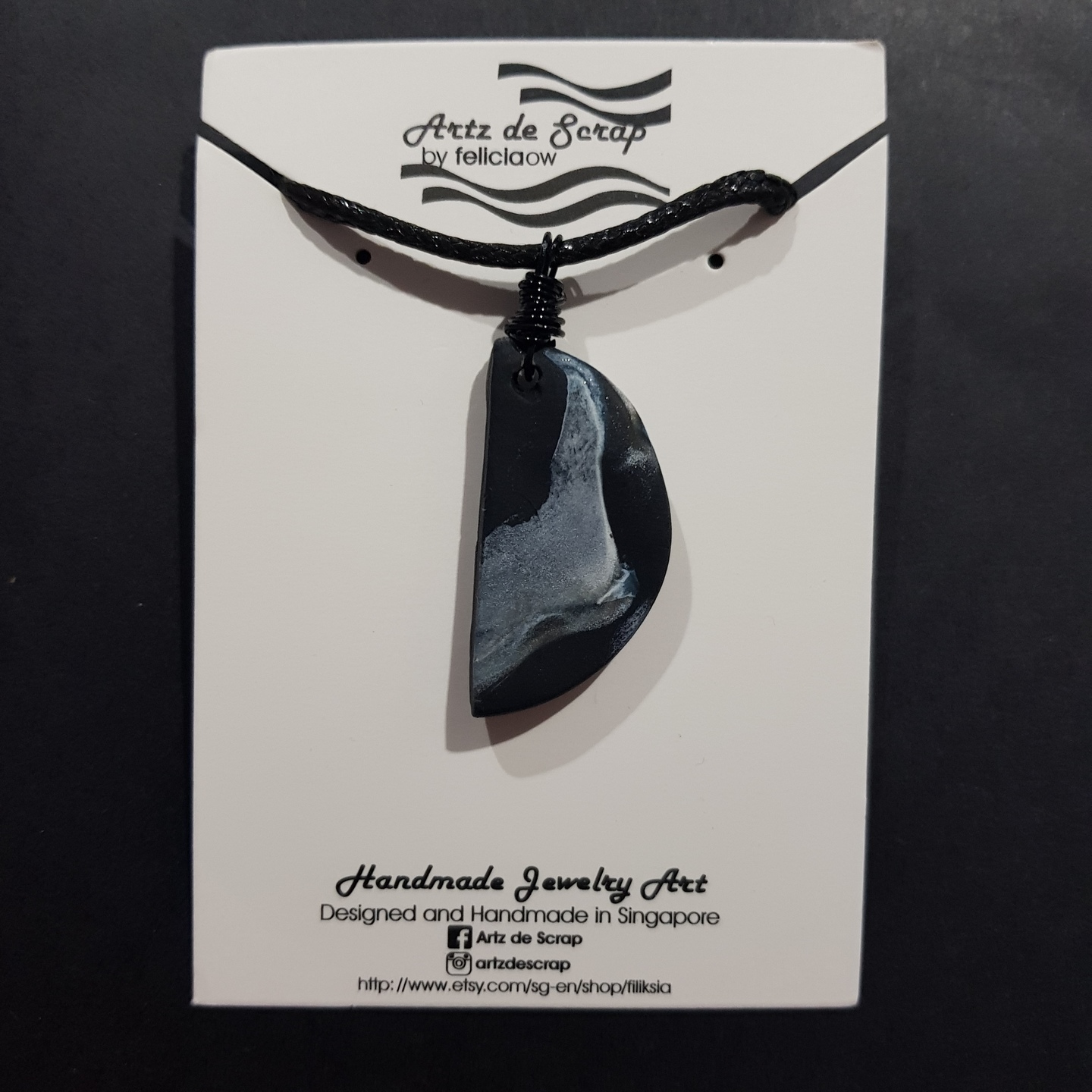 Marble Half Round Necklace