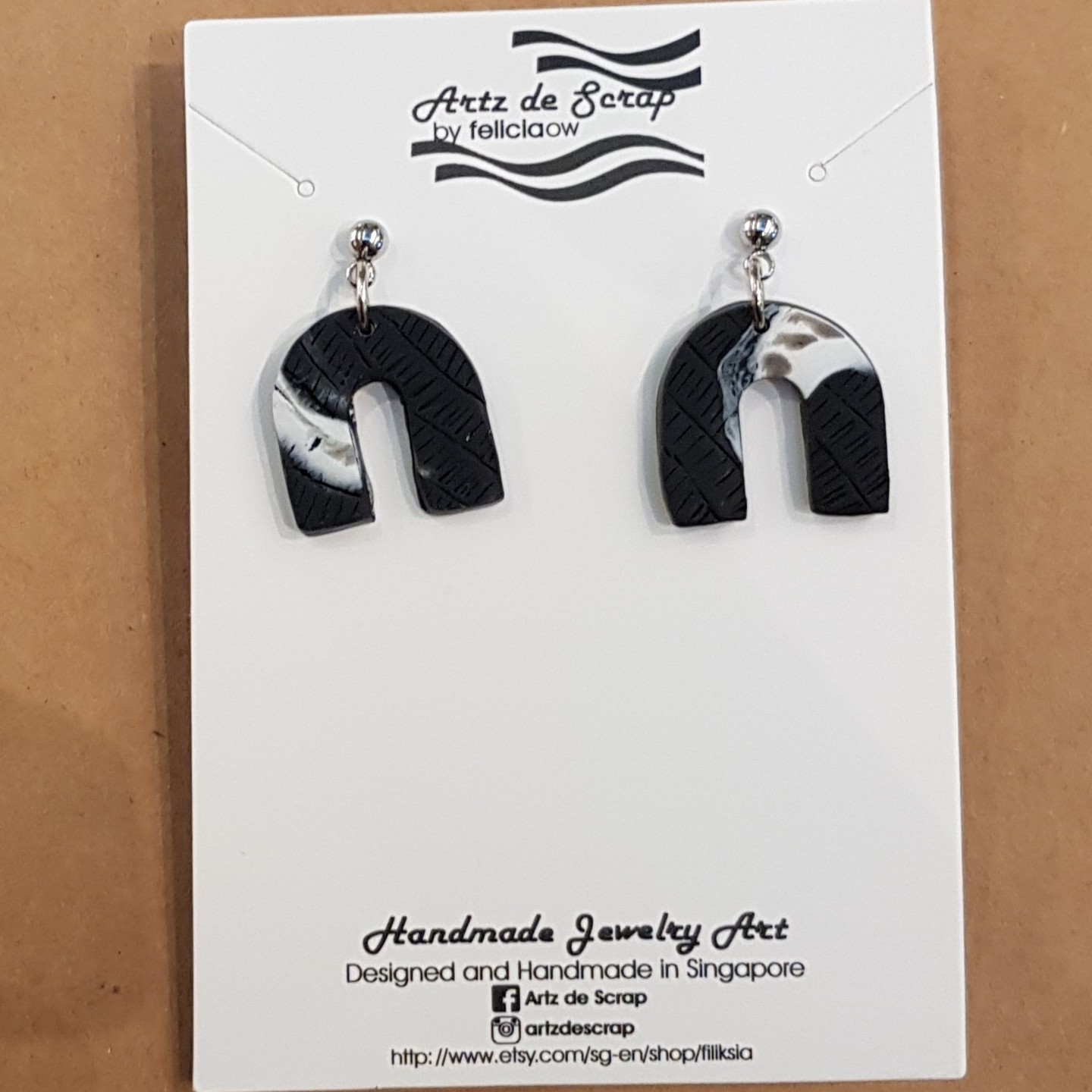 Black Ensemble - Mini U-Shaped Earrings