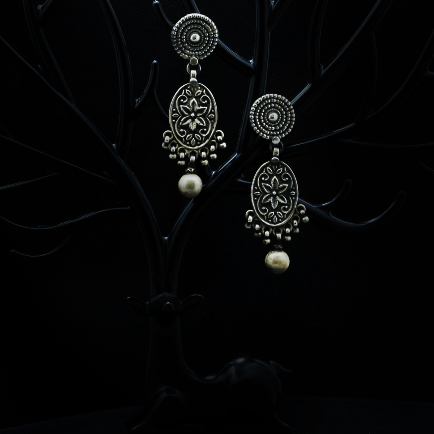 Oval Droplet Hanging