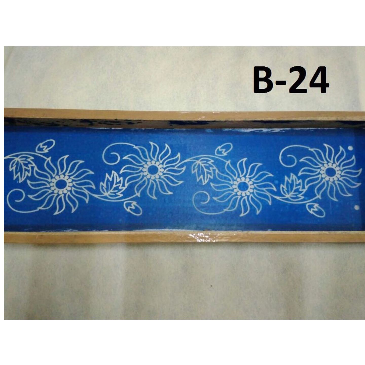 Wooden Floral Border Rangoli stencil of 17 by 5 inch B-24
