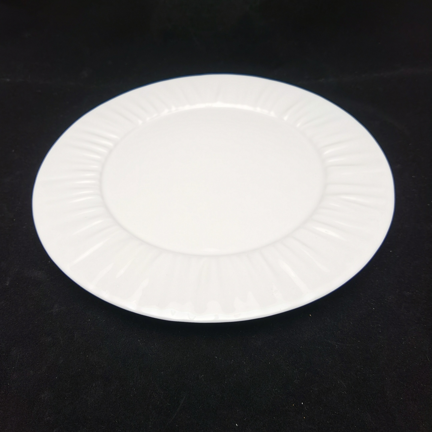 Lace Reinforced Round Plates 210mm