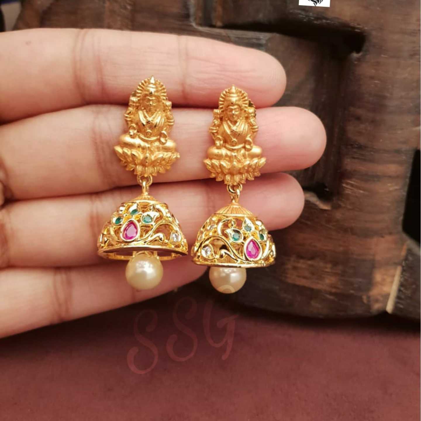 Ear rings