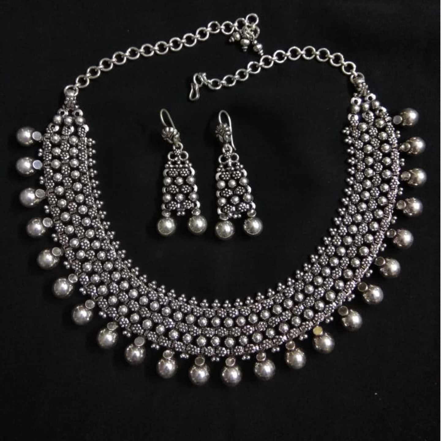 SILVER ETHNIC NECKLACE SET .WEIGHT -SN2204.