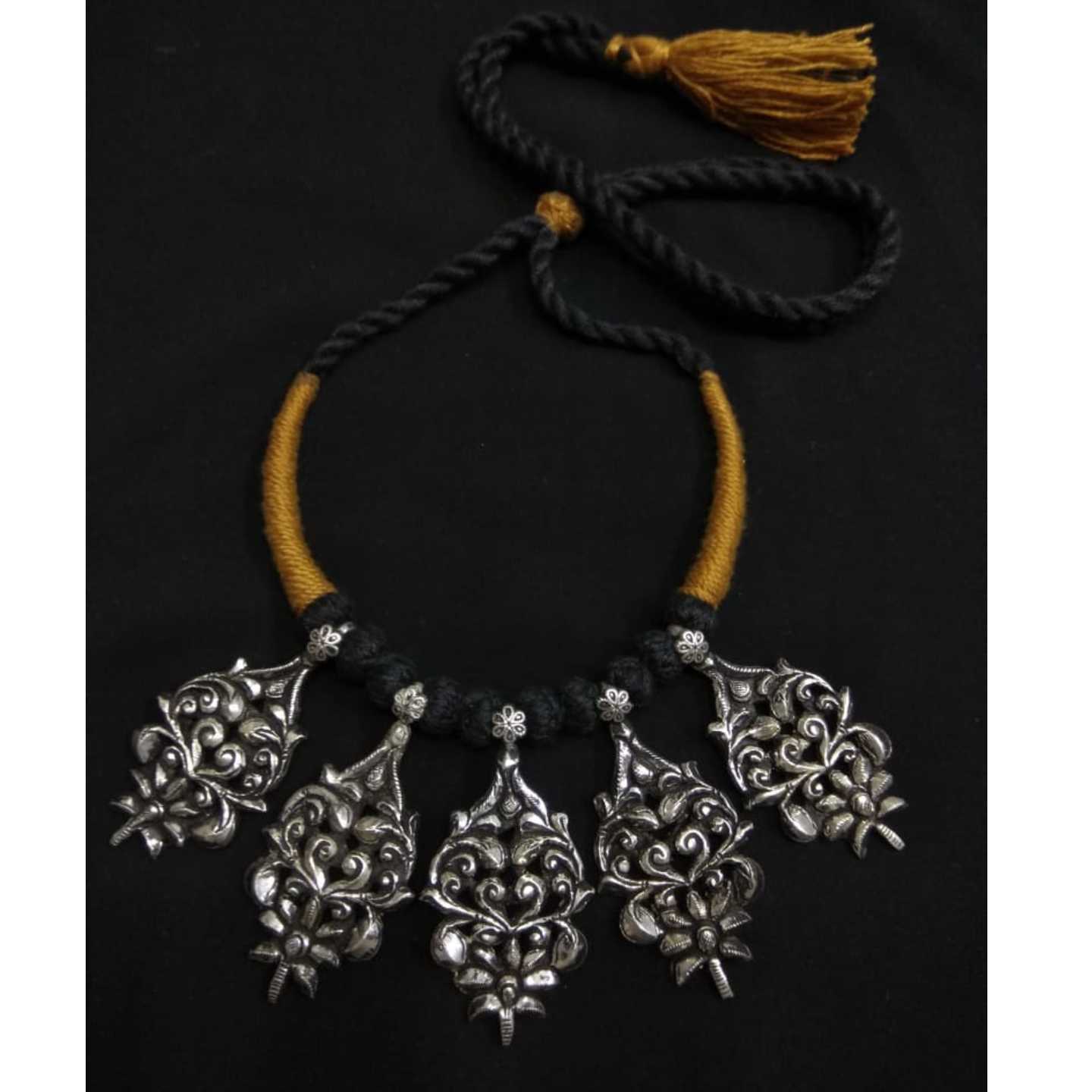 925 HALLMARK ETHNIC SILVER NECKLACE-SN22018