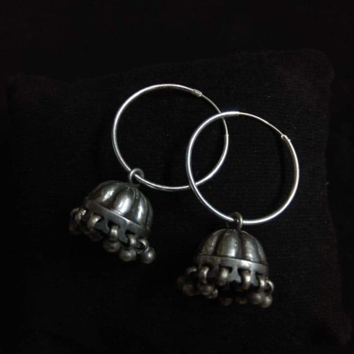 SILVER LOOP JHUMKAS- SE42062