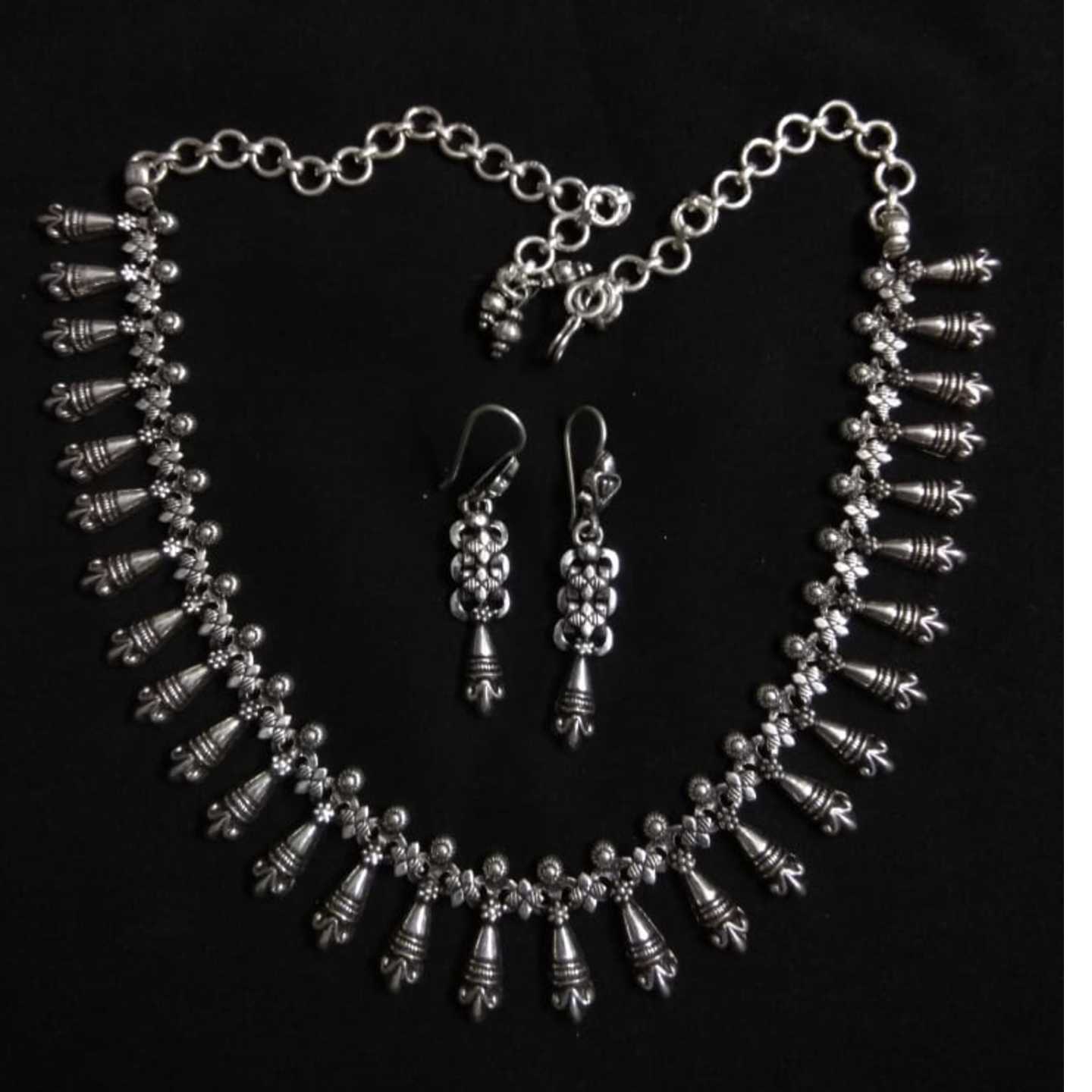 SILVER ETHNIC NECKLACE SET. SN2205.