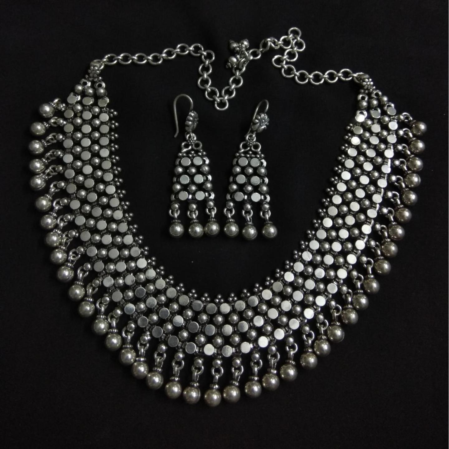 SILVER ETHNIC NECKLACE SET .SN2202