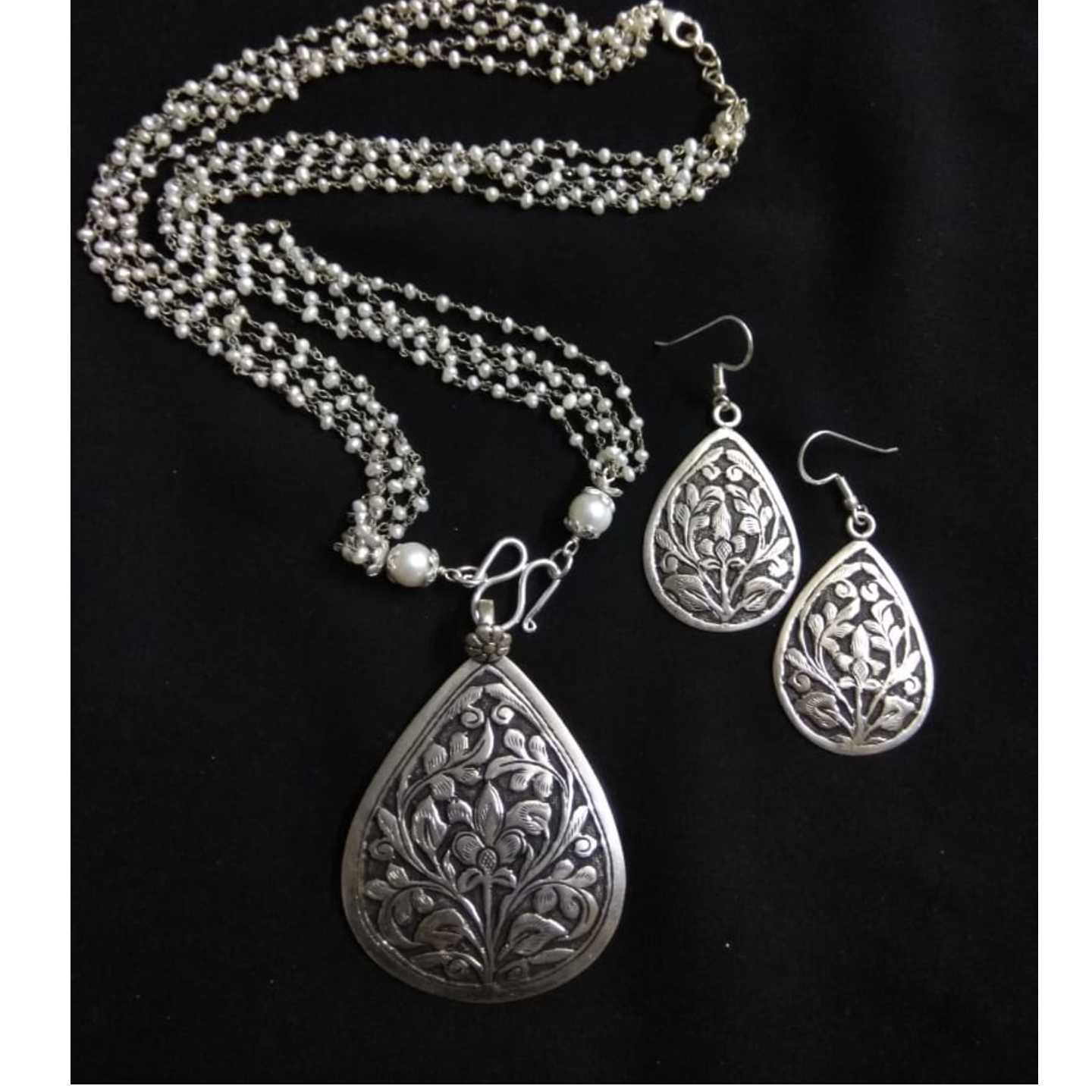 ETHNIC SILVER NECKLACE-SN22035