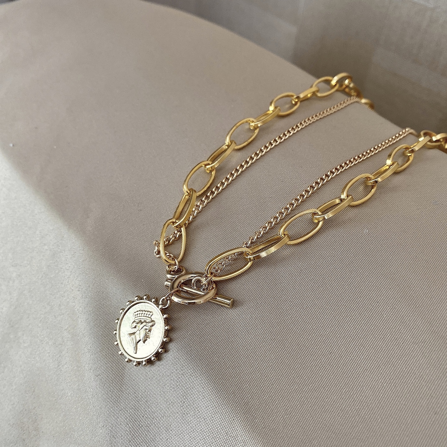 VINTAGE GOLDEN  NECKLACE