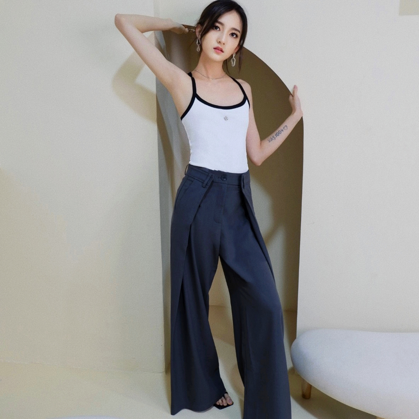 IAM BODYSUIT WTH CONTRAST DETAIL, WHITE