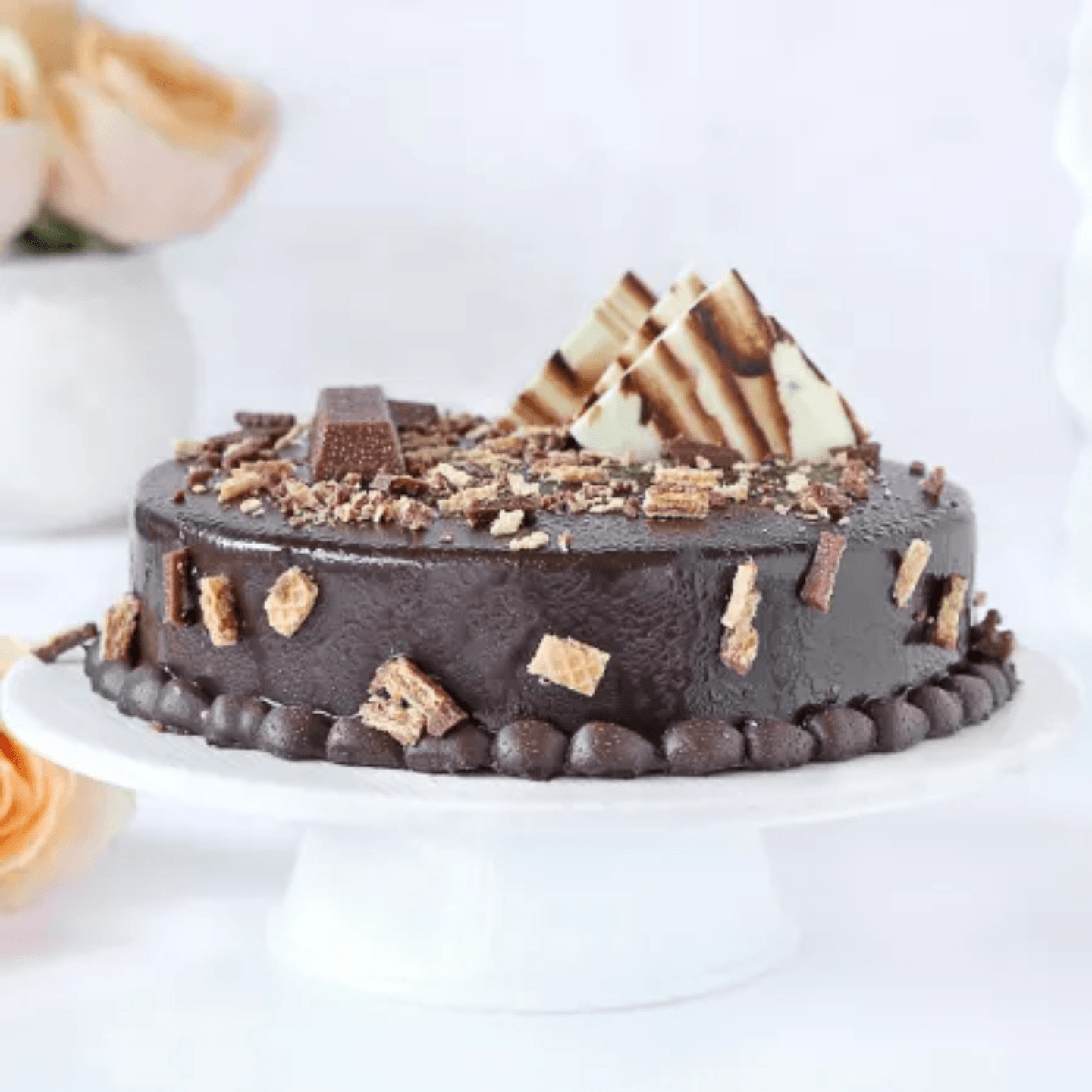 Crunchy Kit Kat Chocolate Cake