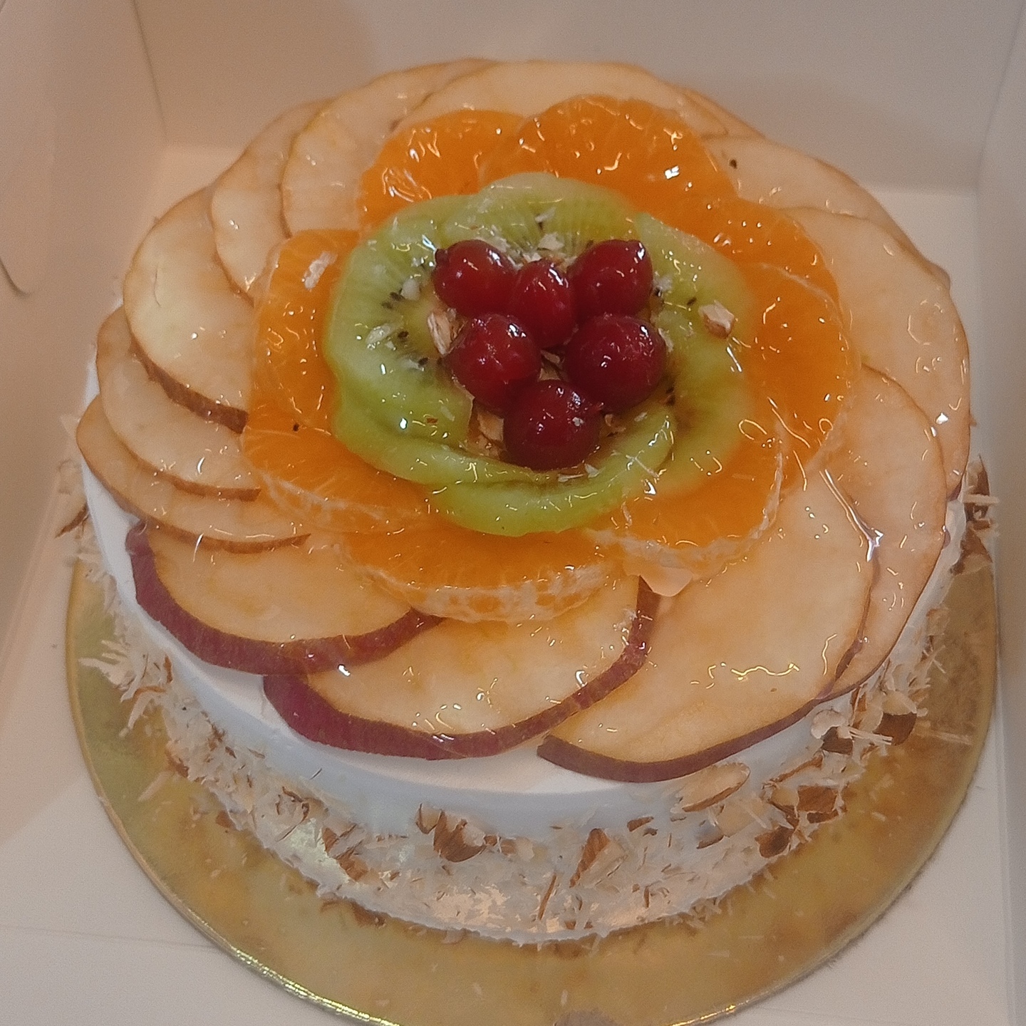 Fresh fruit cake