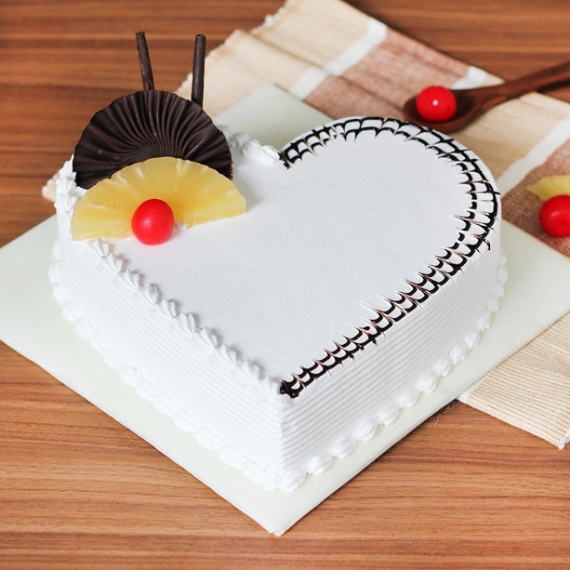 Half kg Heart Shaped Pineapple Cake