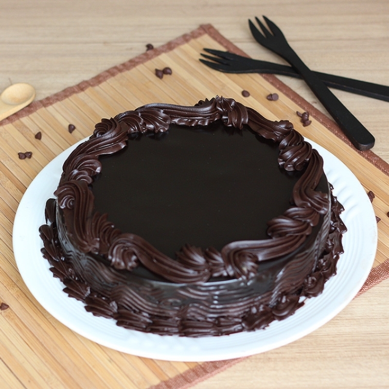 Truffle Chocolates Cake 