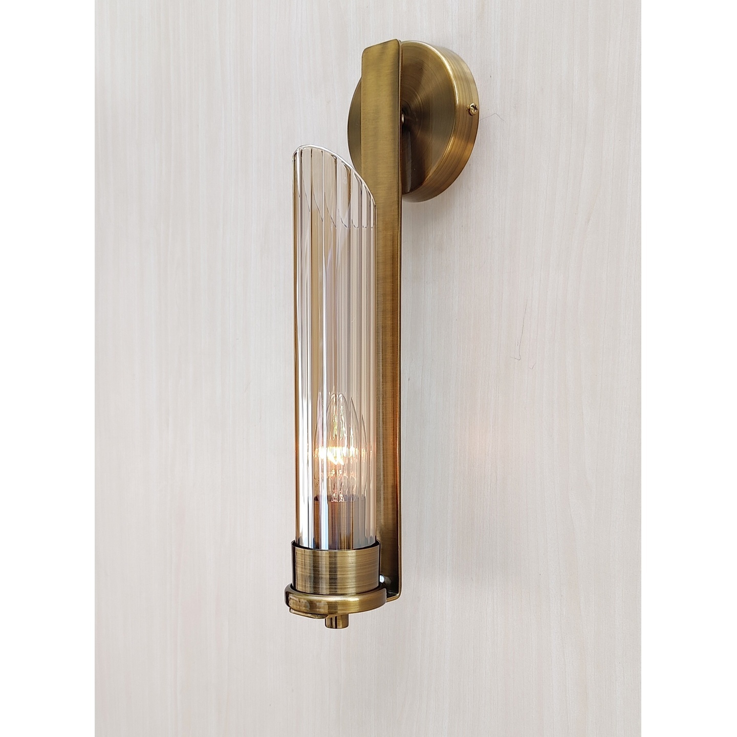 Sleek Wall Light - Amber glass