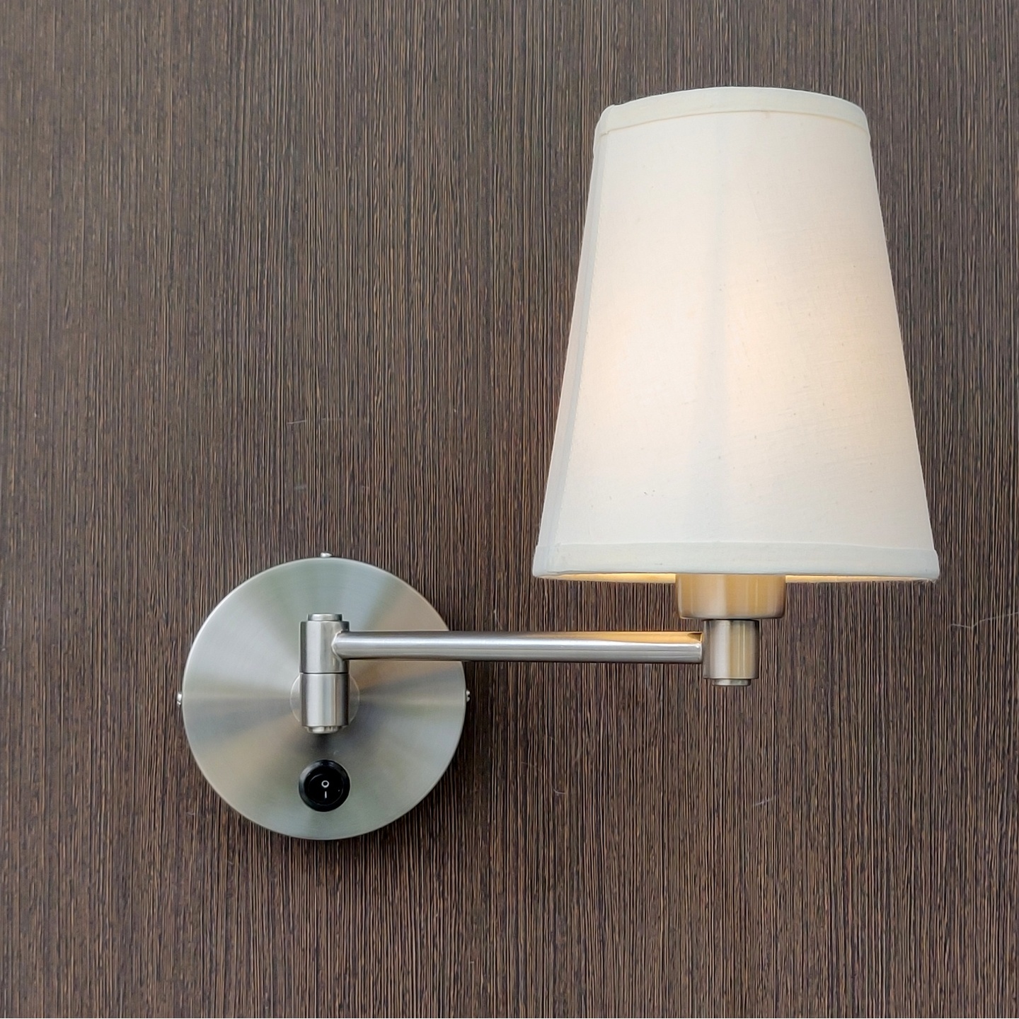 Swivel Single Arm Wall Light