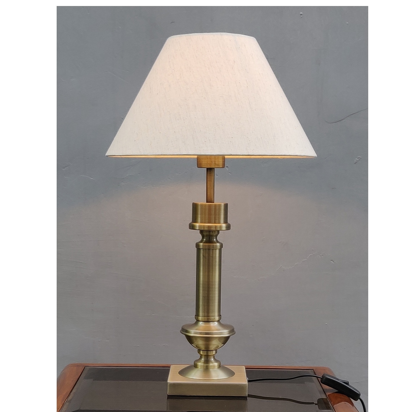 Showcase Table Lamp