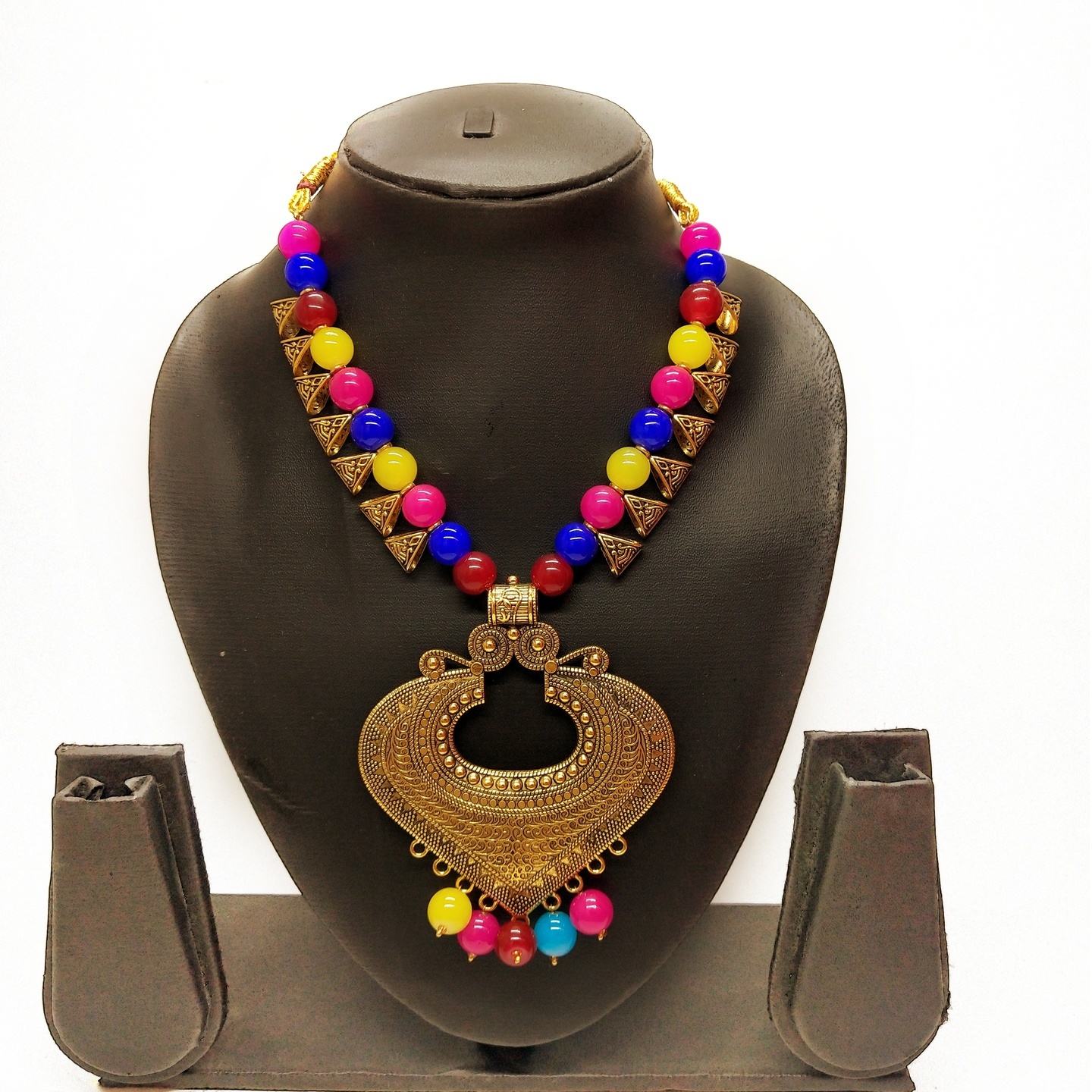 AVIGHNA ARTS  Necklace