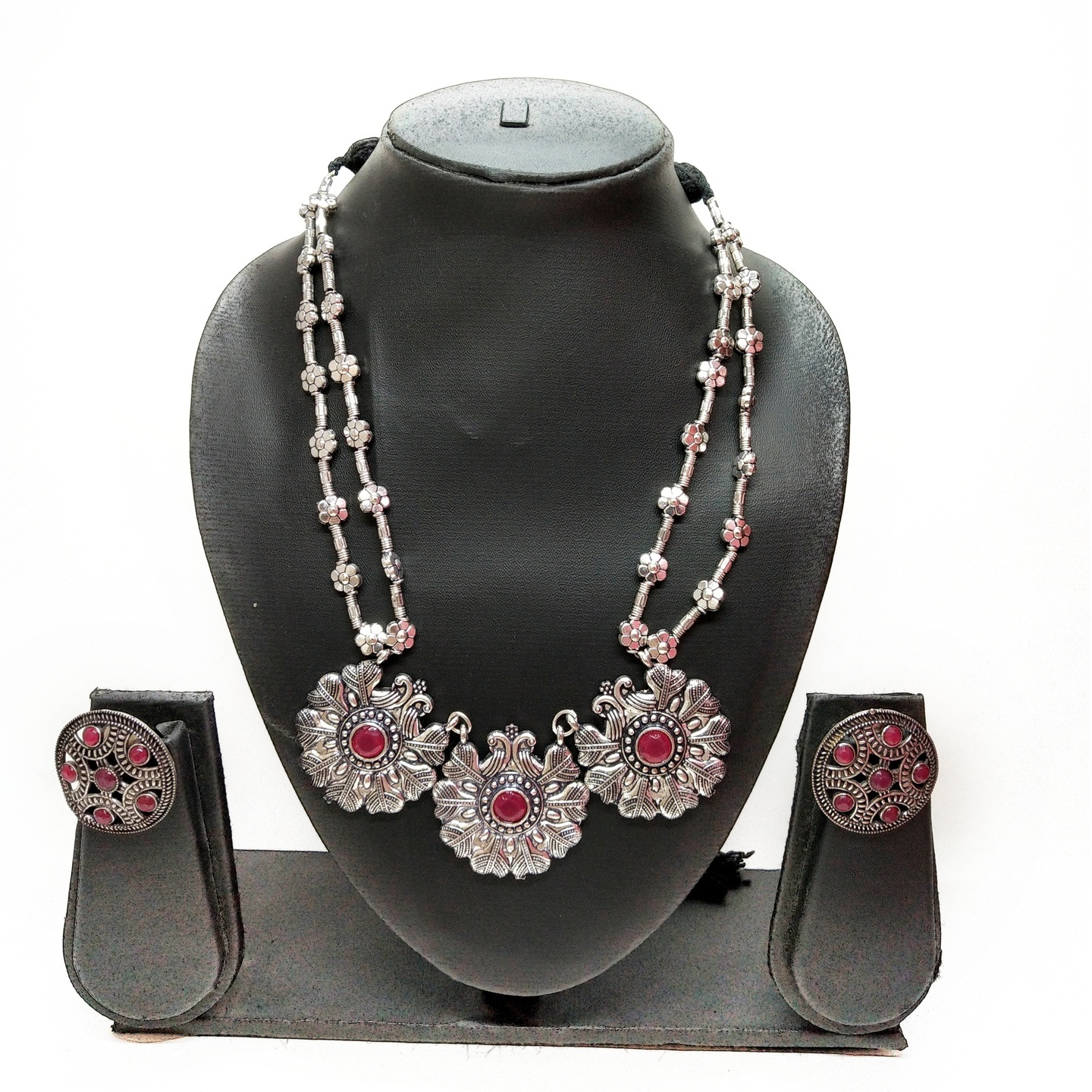AVIGHNA ARTS  Necklace