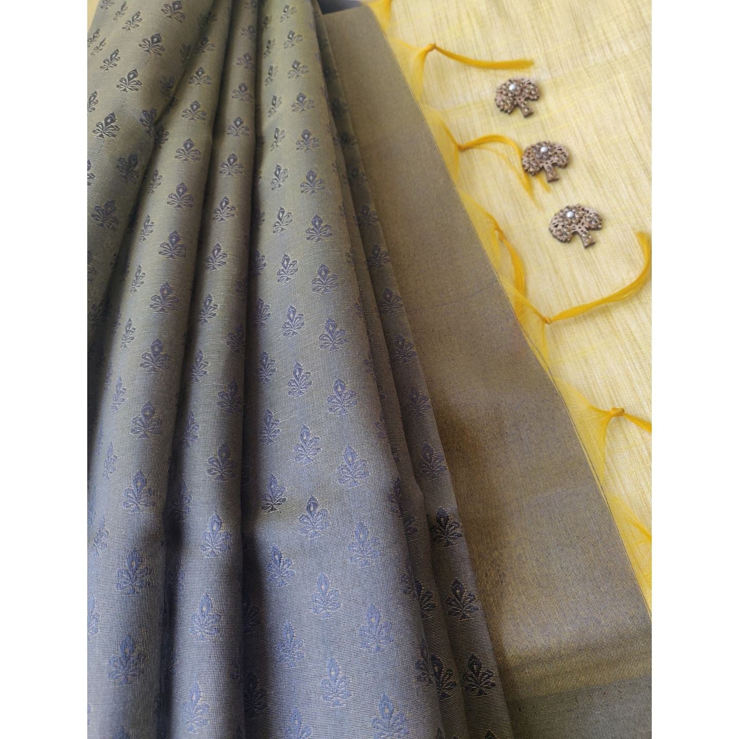 Cotton Silk with browinshblack duppta and buttons