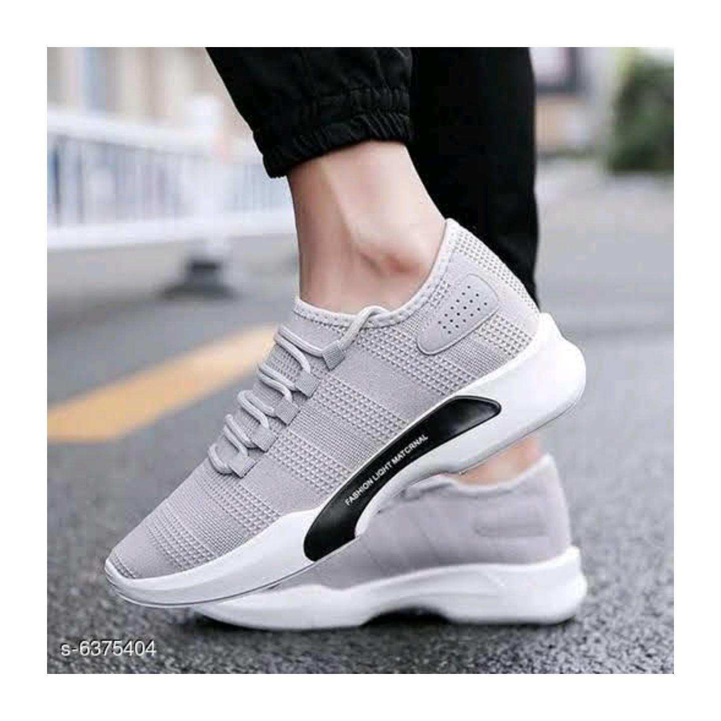 Sports shoes