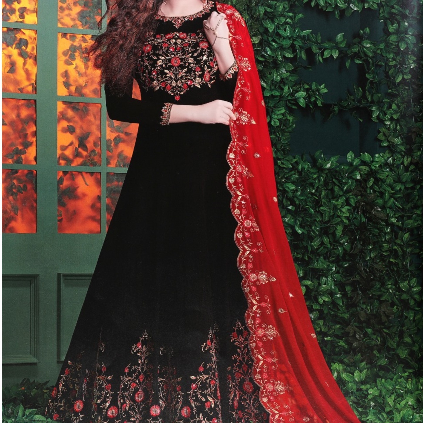 Robe Riche Black Color Georgette Embroidered Semi-Stitched Anarkali 