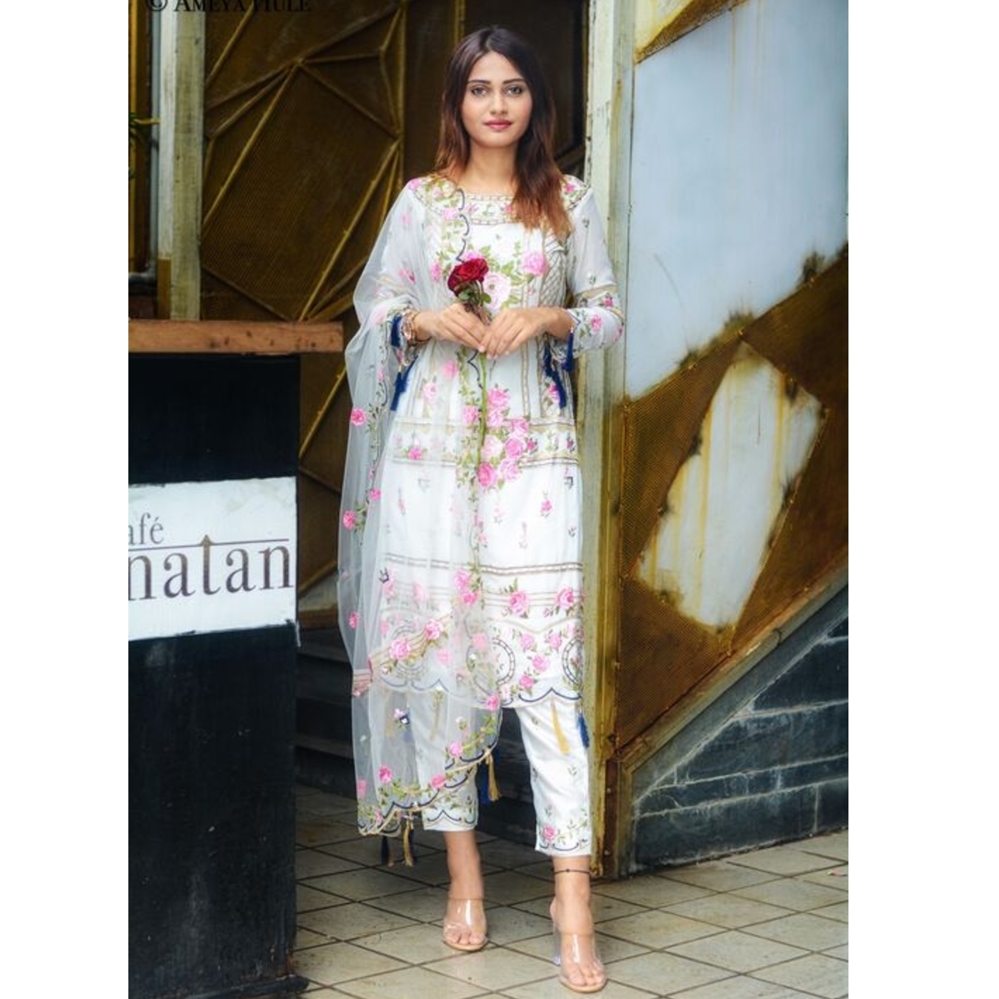 Pakistani Off White Colour Salwar Kameez With Top bottom Dupatta Havey Work