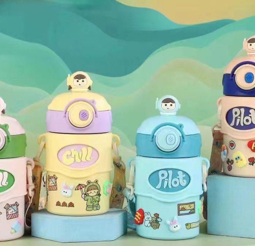 Esmi®- *Insulated Toy Top Space Bottle*
