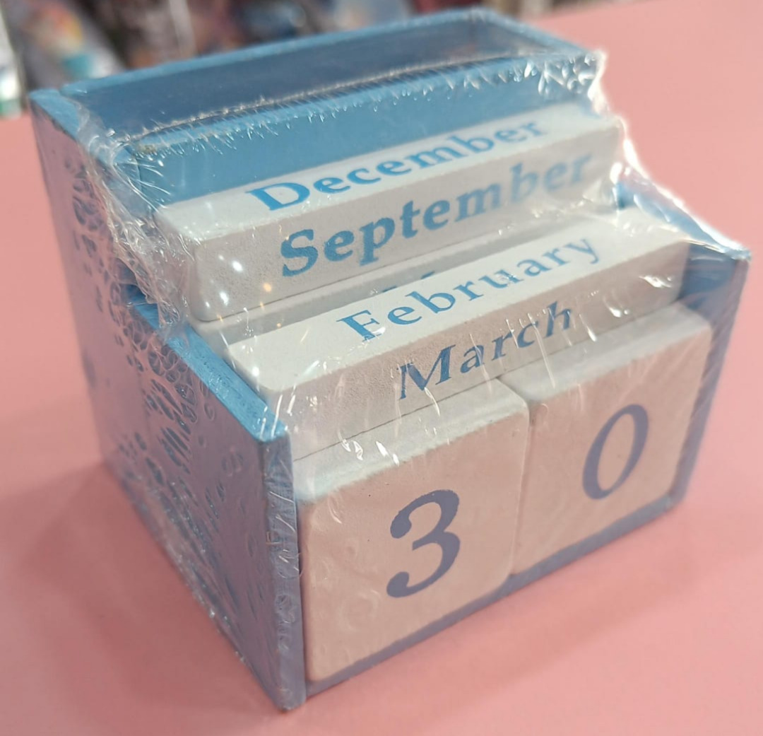 Esmi®- *Cute Wooden Pen stand Calendar*