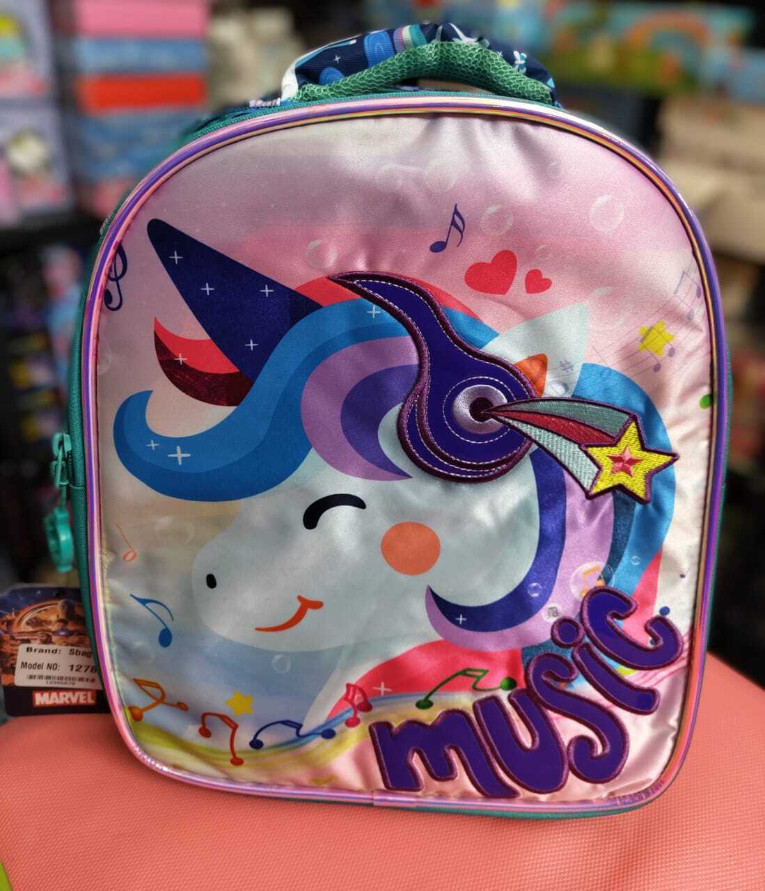 Esmi- *3d School bag*

Size Aprox 15", 3 section, 2 side pocket 

Theme  Unicorn

Price 460