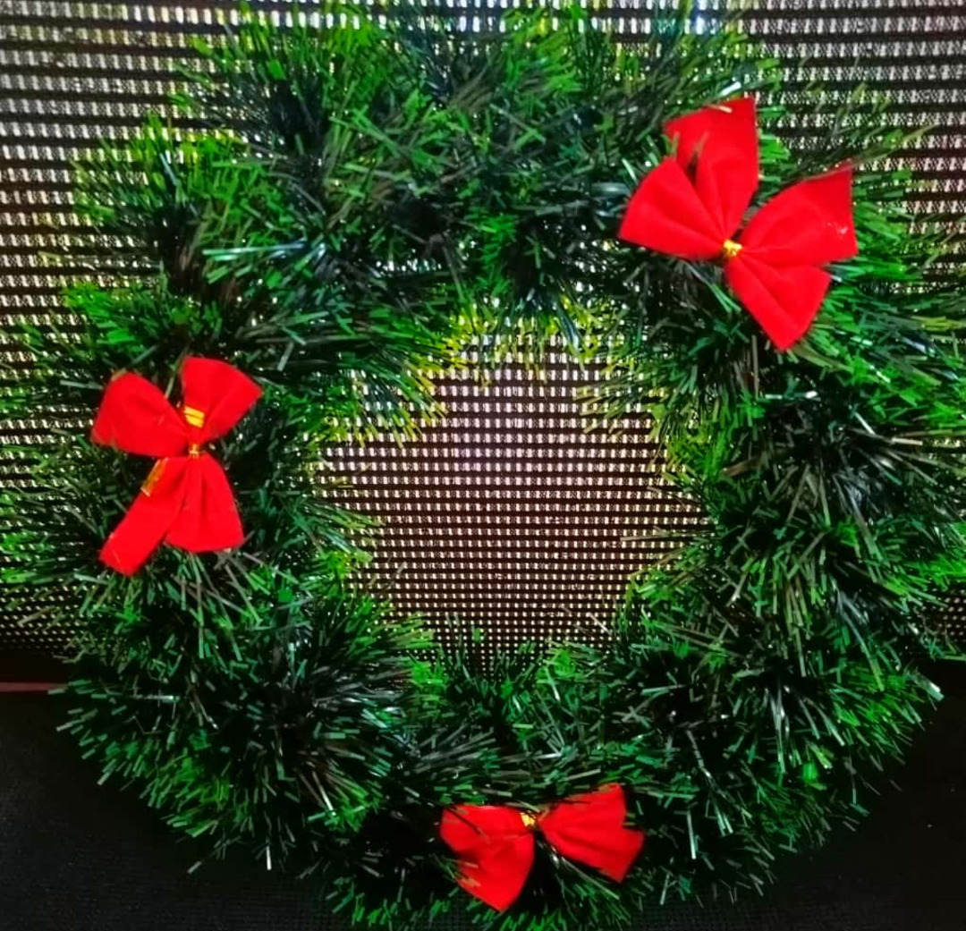 Esmi®- *Christmas Wreath Hanging*
