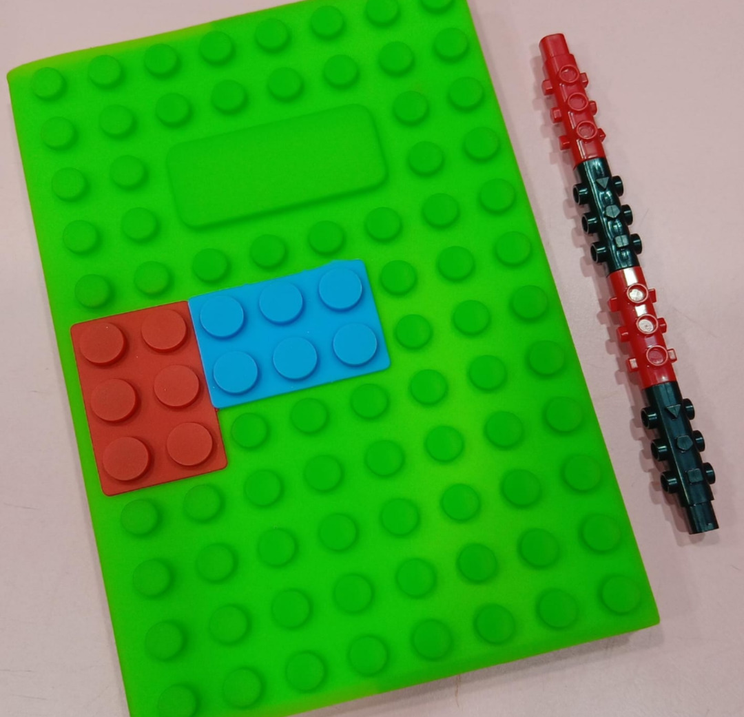 Esmi®- *Lego Diary & Pen*

Silicon A5 size diary with ruled sheets