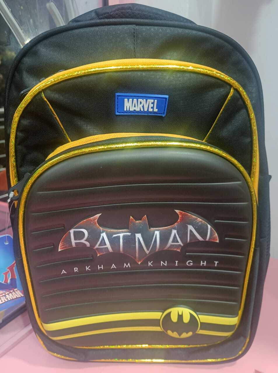 Esmi- *Hardcase Batman School bag*

Size Aprox 19", 4 section, ..1 side pocket, premium quality , Waterproof

Theme Batman

Price 785/-
