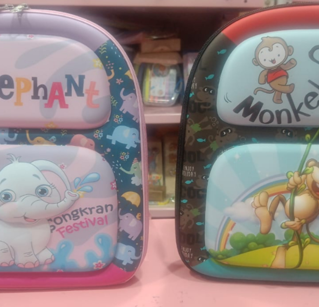 Esmi®- *Kindergarten 3D Hardcase Budget School Bag*

Size 13 inch 
