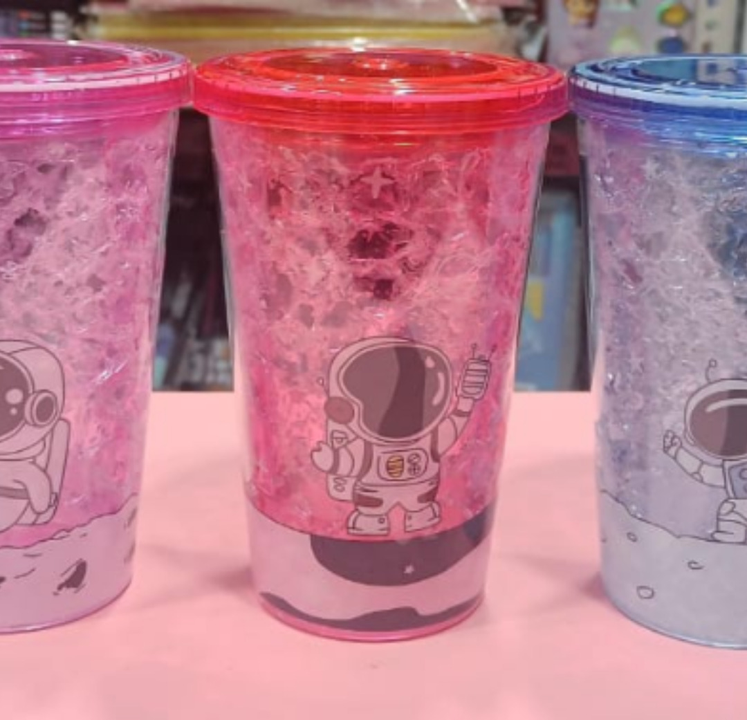Esmi®- *Gel Sipper*

Space & Unicorn 
