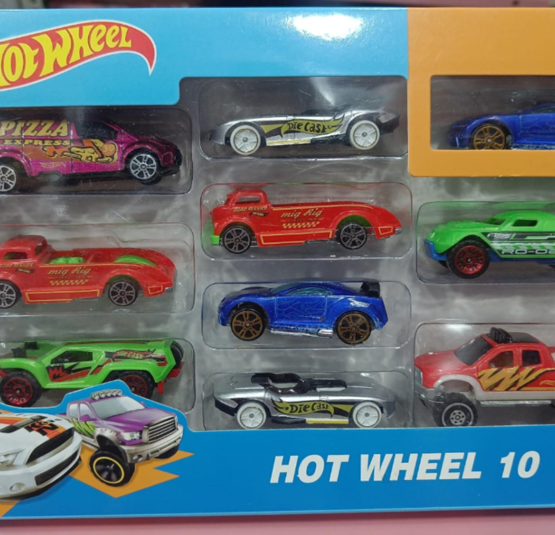 Esmi®- *Hot Wheels Car Set*

Set of 10 small cars