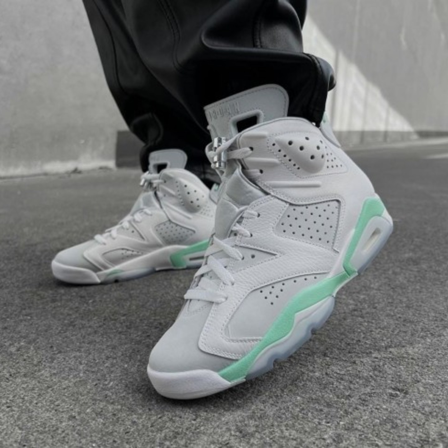 Air jordan retro 6 mint foam