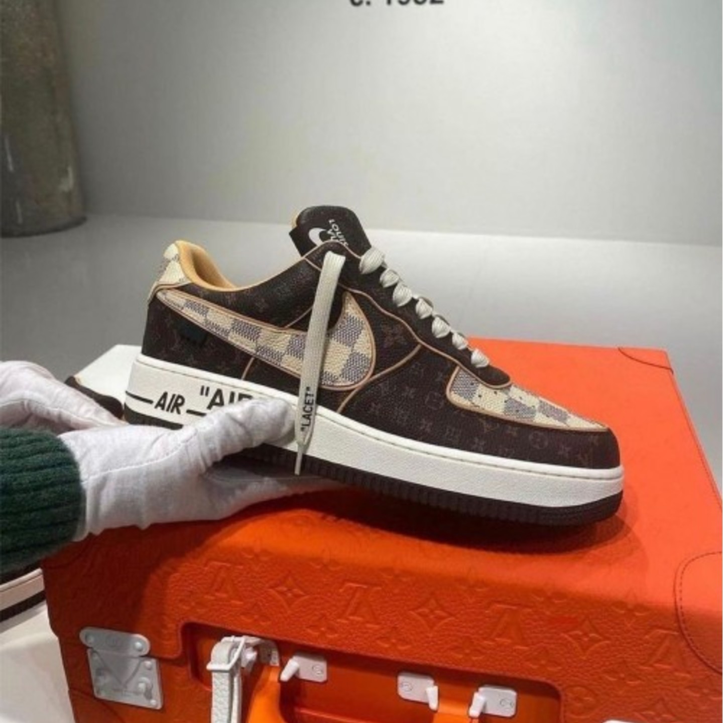 Nike Airforce 1 low X off white Louis Vuitton