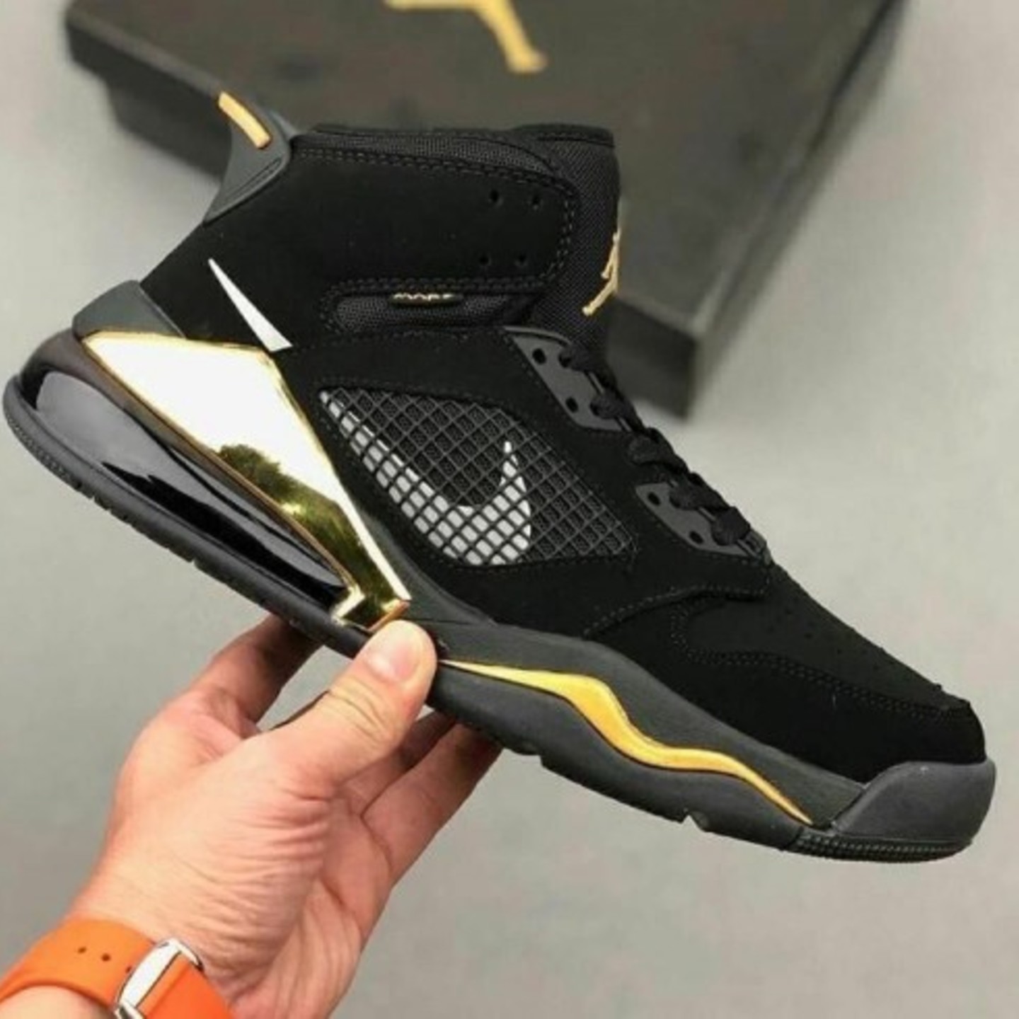 Jordan retro mars