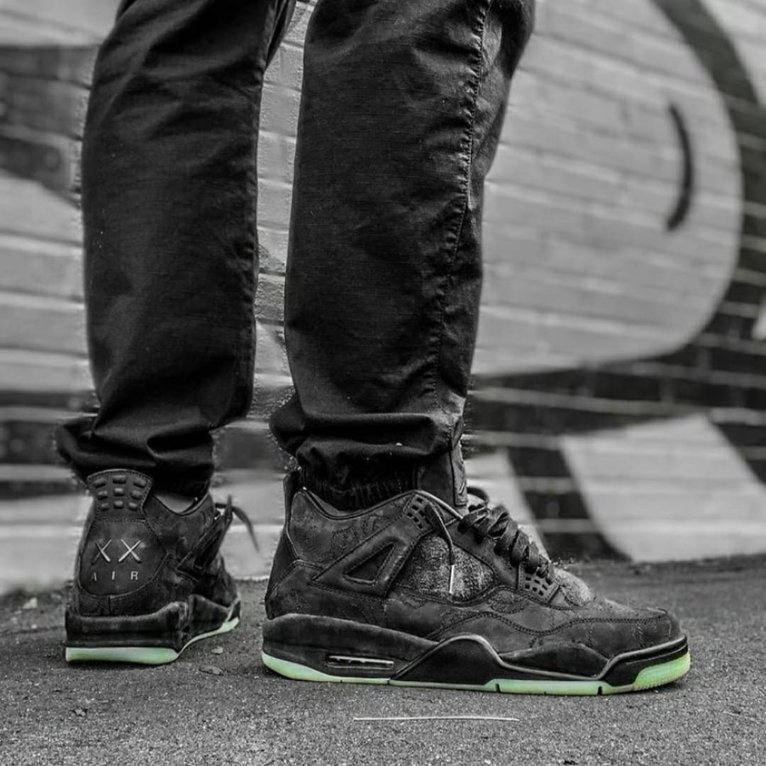 Nike Air Jordan Retro Kaws Black