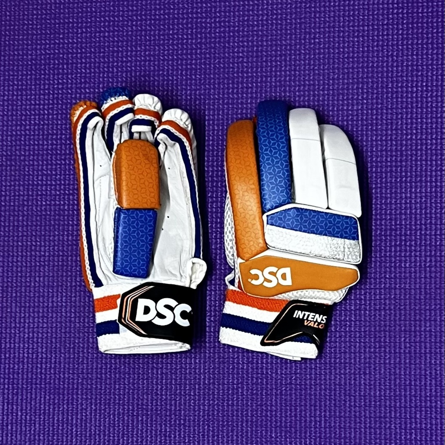 DSC INTENSE VALOR CRICKET BATTING GLOVES YOUTH LH