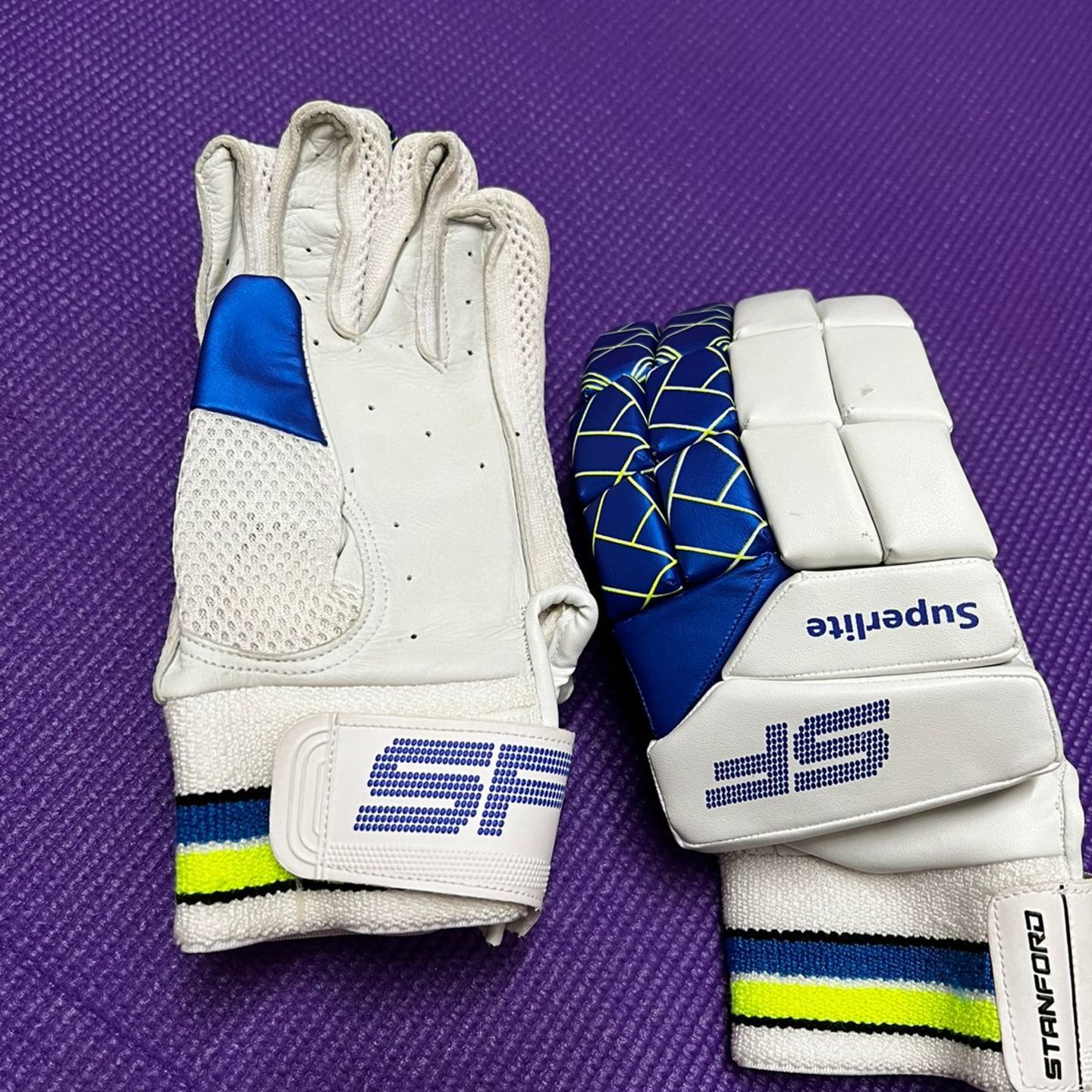 SF SUPERLITE CRICKET BATTING GLOVES MENS RH