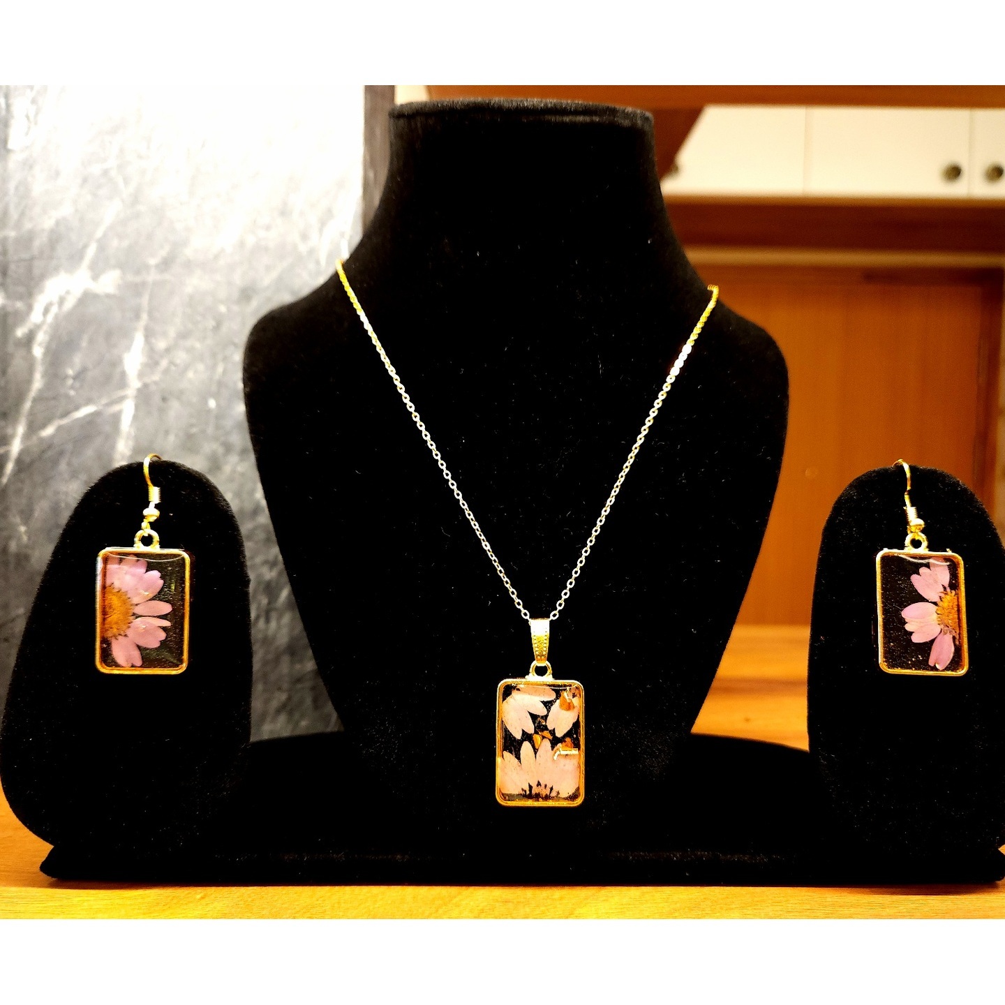 Handcrafted Real Daisy Dried Flower Necklace Set
