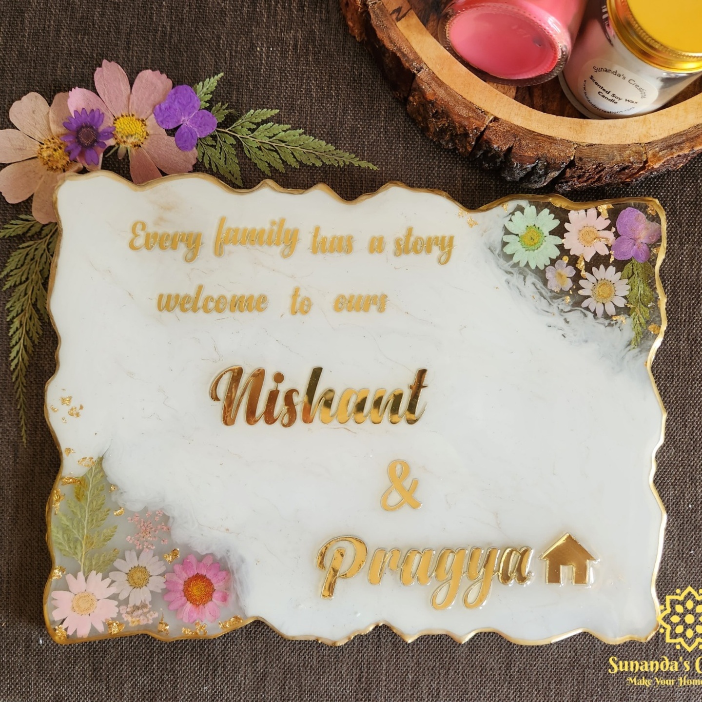 Customized Resin Nameplate with Dried Fliwers & Leaves White