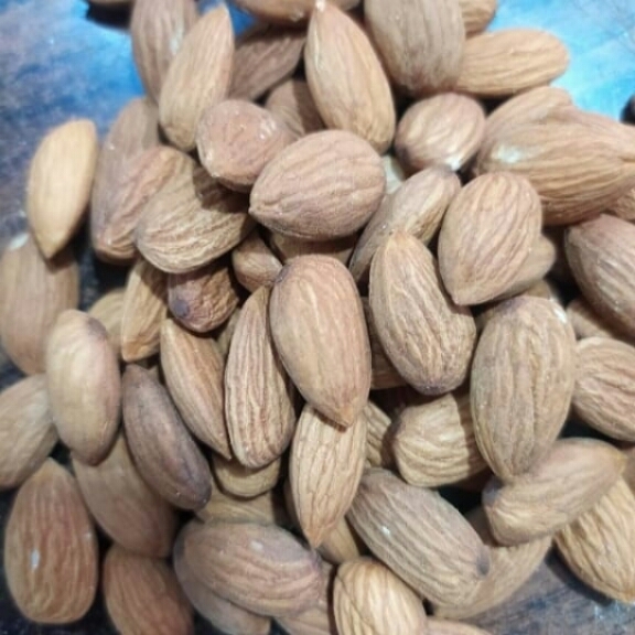 almond 