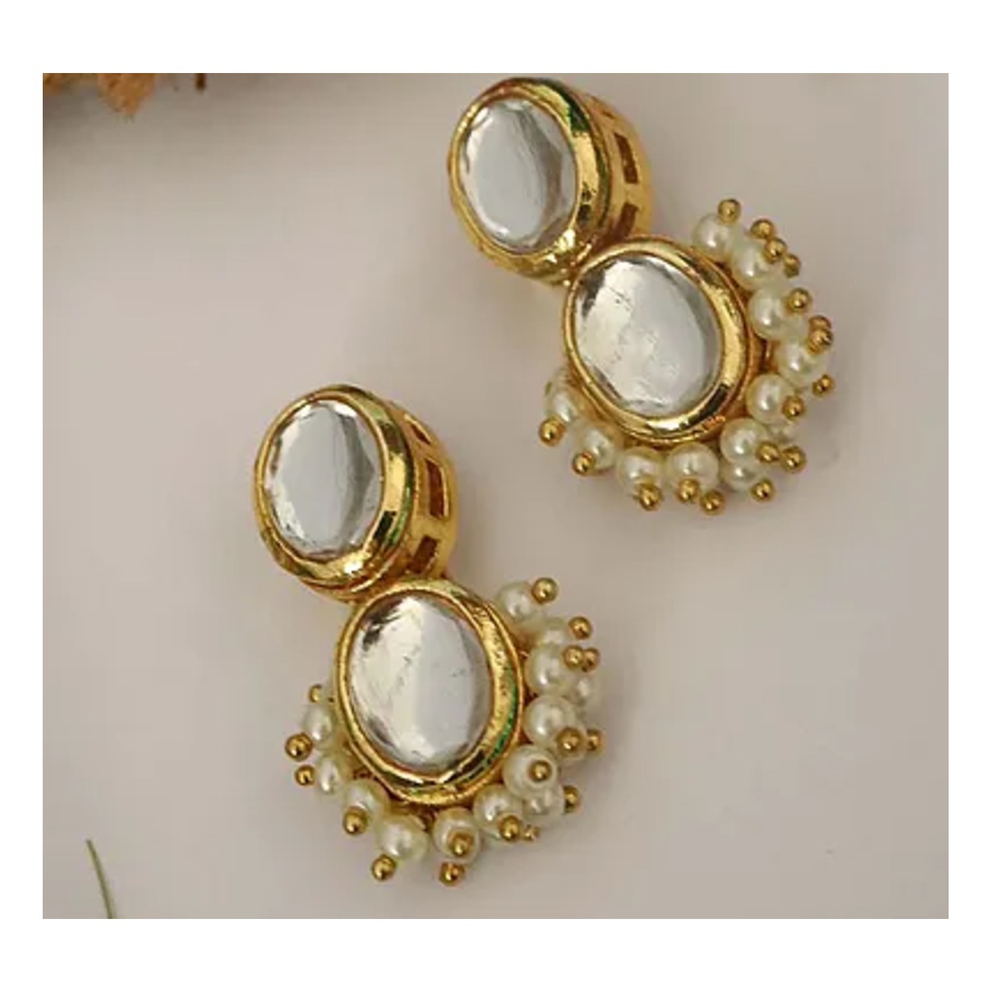 White Gold Tone Kundan Earring With Pearls