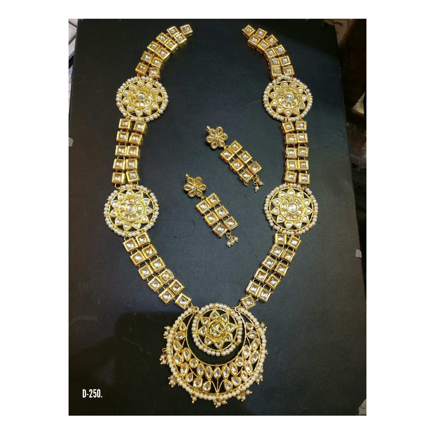 Kundan Long Necklace Set With Earring