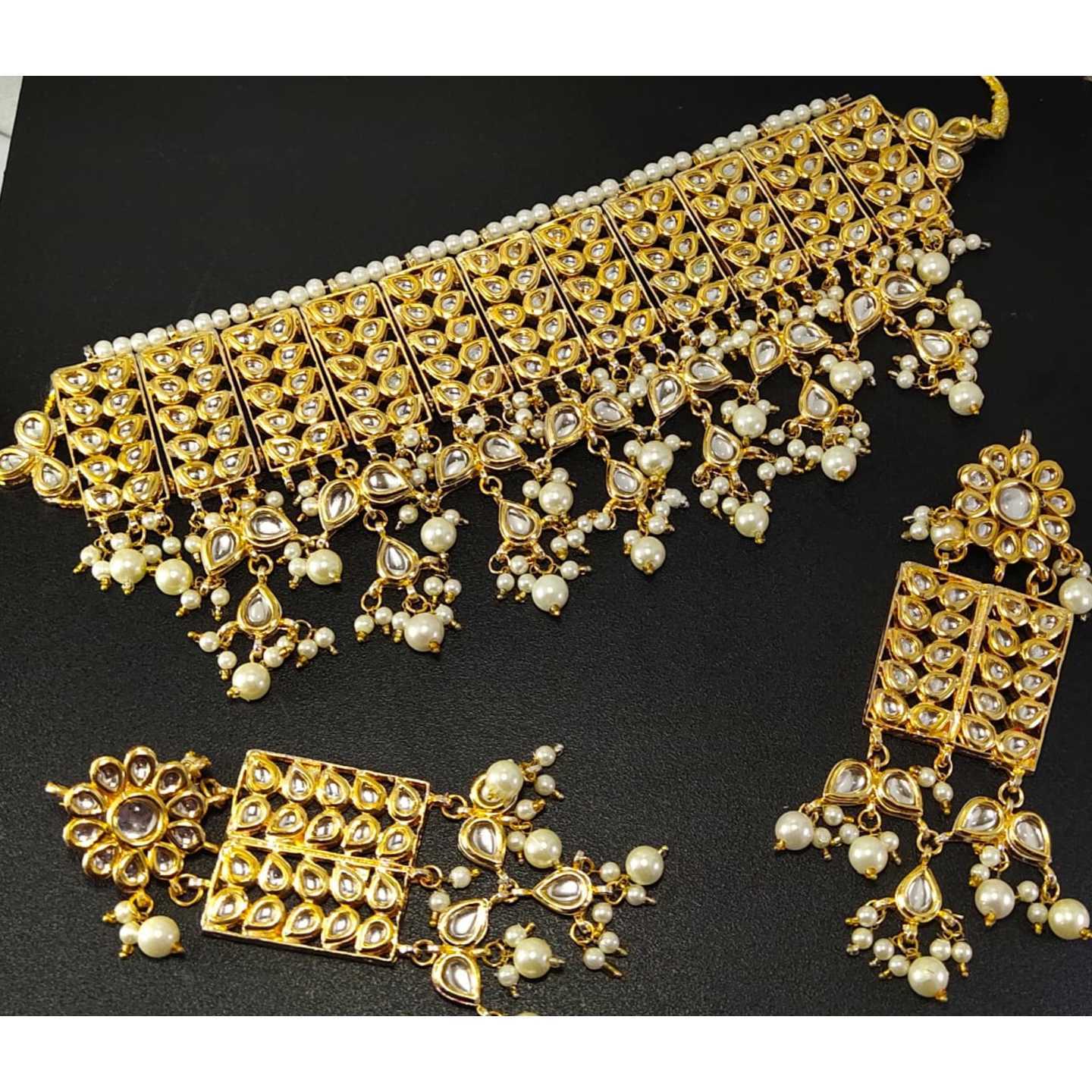 Gold Tone Kundan Necklace set With Earring