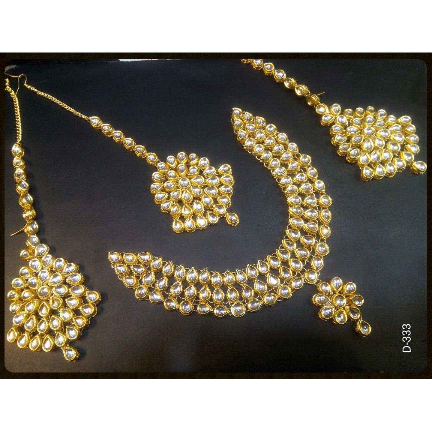Gold Tone Kundan Necklace Set With Earring Tikka